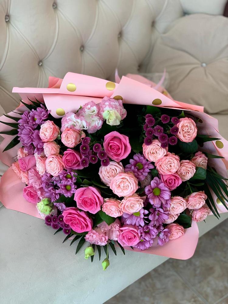 Букет цветов из: Хризантемы, Розы и Лизиантусы в Халино