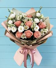 Букет цветов из:  Розы, Альстромерии и Лизиантусы в Халино