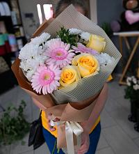 Букет цветов из:  Герберы, Розы и Хризантемы в Халино