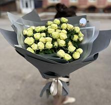 Букет Белые кустовые розы Солинеро в Халино