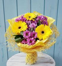 Букет цветов из:  Хризантемы и Герберы в Халино