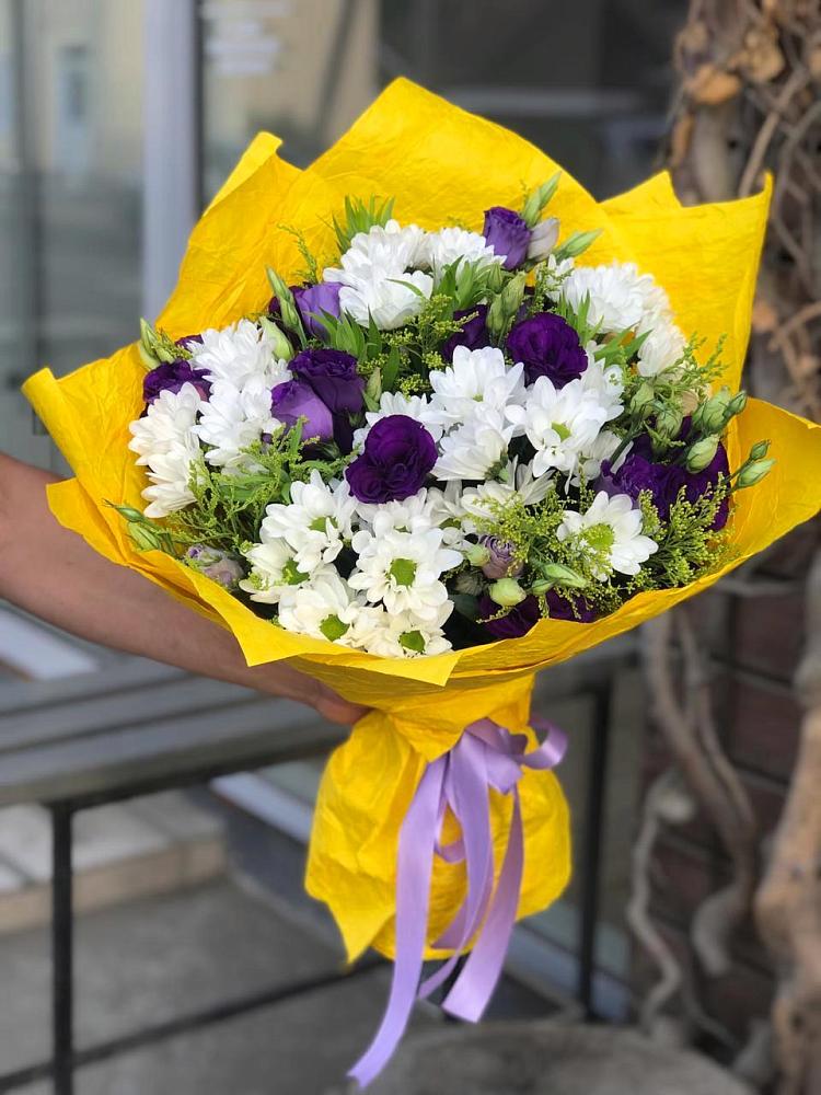 Букет цветов из: Ирисы, Хризантемы и Ромашки в Халино