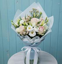 Букет цветов из:  Розы и Лизиантусы #REPLACE_PRED# Халино