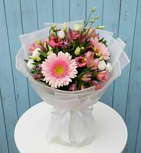 Букет цветов из:  Герберы, Альстромерии и Лизиантусы в Халино