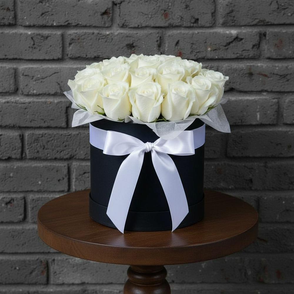 Цветочная композиция из Розы в шляпной коробке в Халино