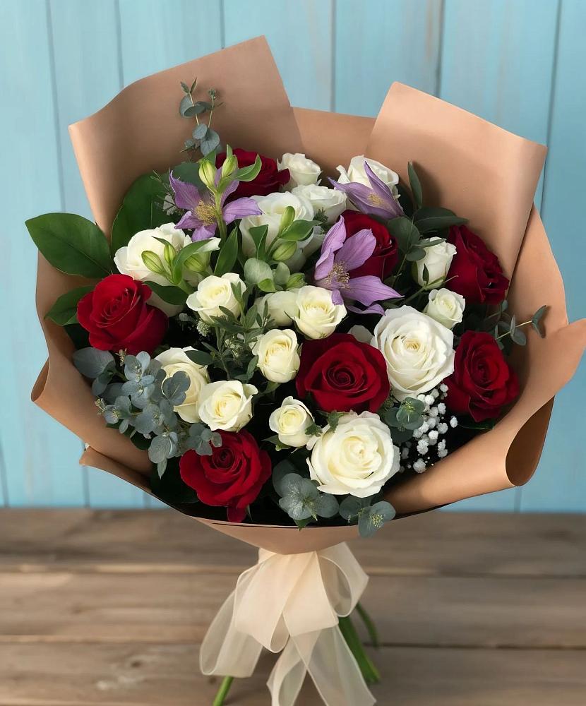 Букет цветов из: Розы и Альстромерии в Халино