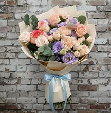 Букет цветов из:  Розы, Лизиантусы и Гвоздики в Халино