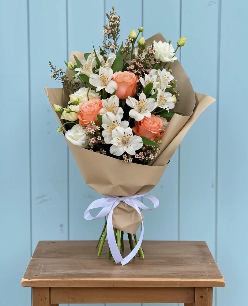 Букет цветов из: Альстромерии, Лизиантусы, Розы и Хризантемы в Халино