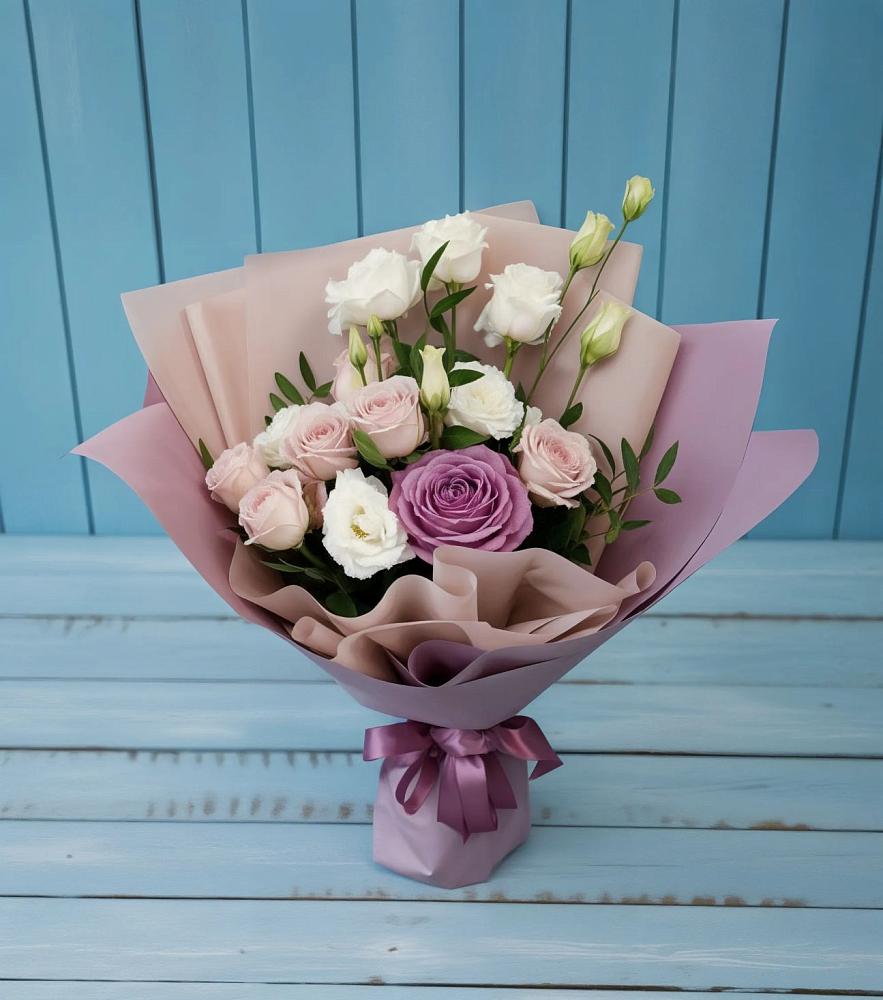 Букет цветов из: Розы и Лизиантусы в Халино